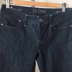 🌸 NEW ITEM - Dl1961 Grace straight leg